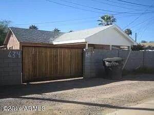 634 Clarendon Avenue - Photo 1
