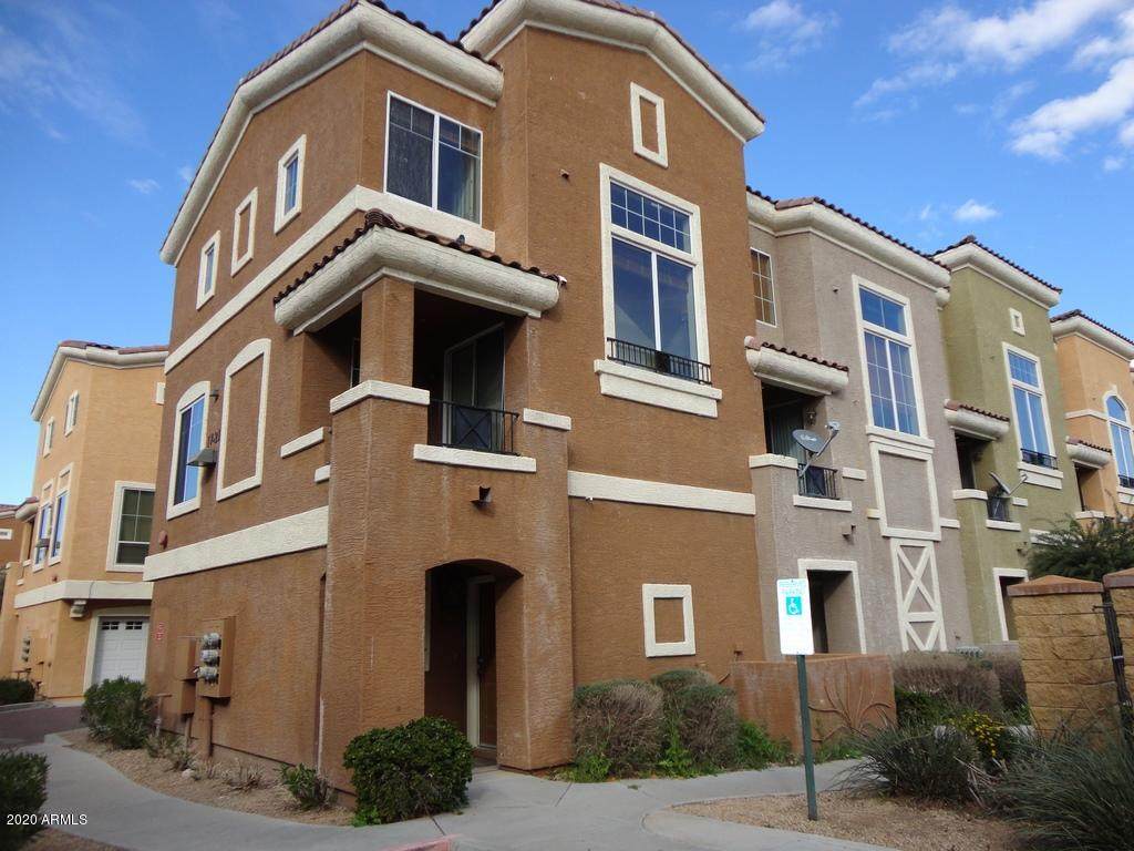 2450 Glenrosa Avenue - Photo 1