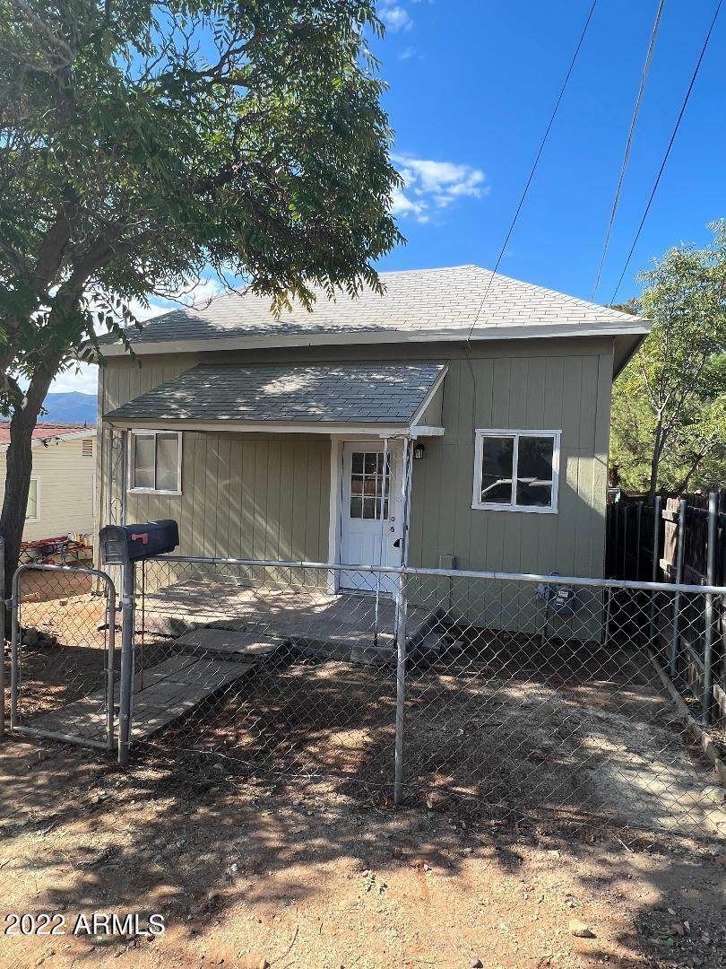 246 Sutherland Street - Photo 1