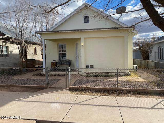 641 16TH Street - Photo 1