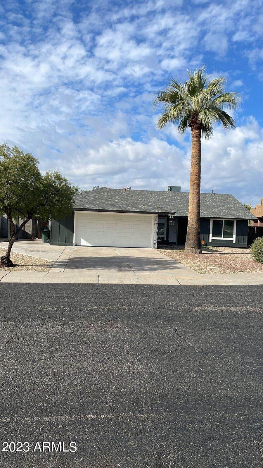 15846 23 Place - Photo 1