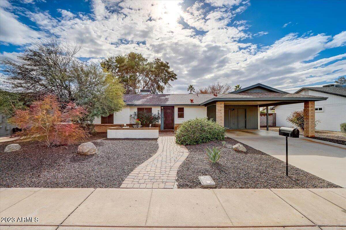 915 Mission Drive - Photo 1