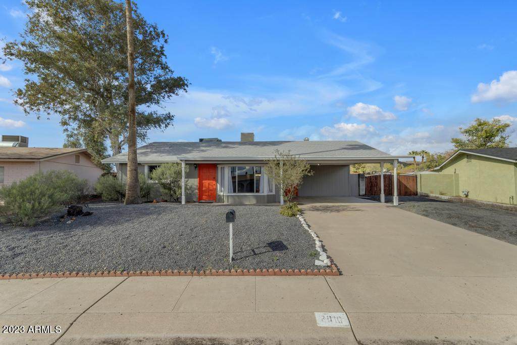 2910 Surrey Avenue - Photo 1