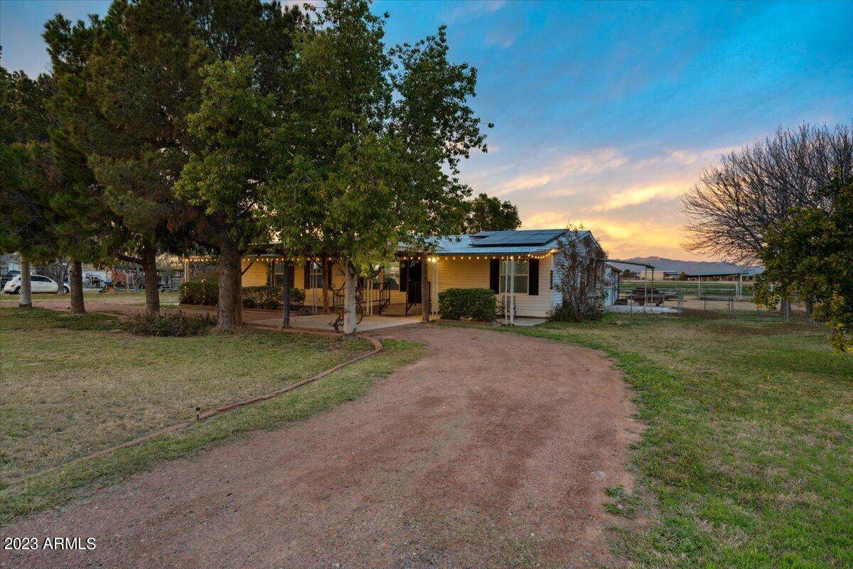 22324 Huntington Drive - Photo 1