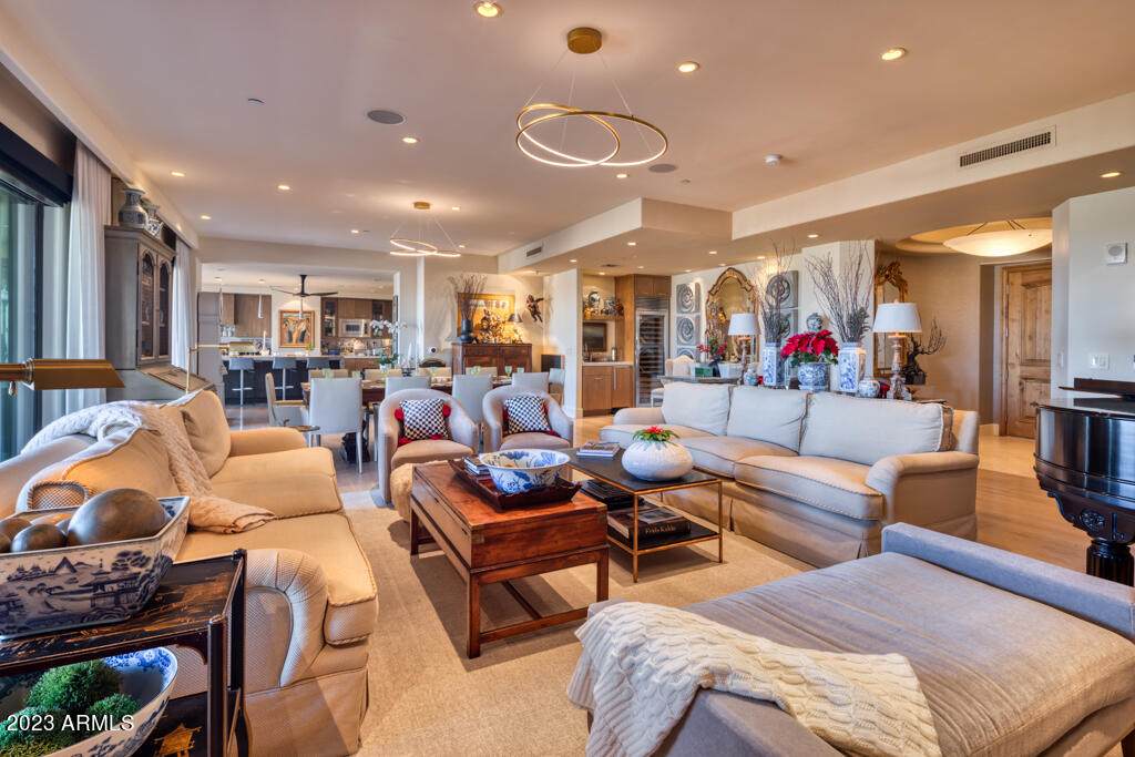 7175 Camelback Road - Photo 1
