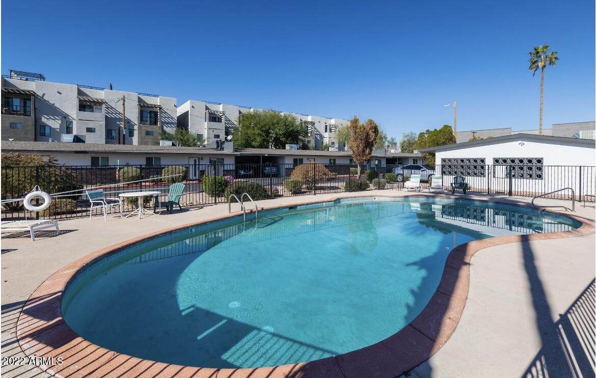 2020 Hayward Avenue - Photo 1