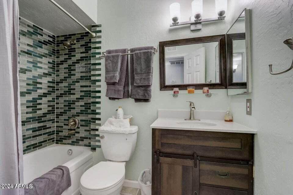 555 May Street - Photo 1