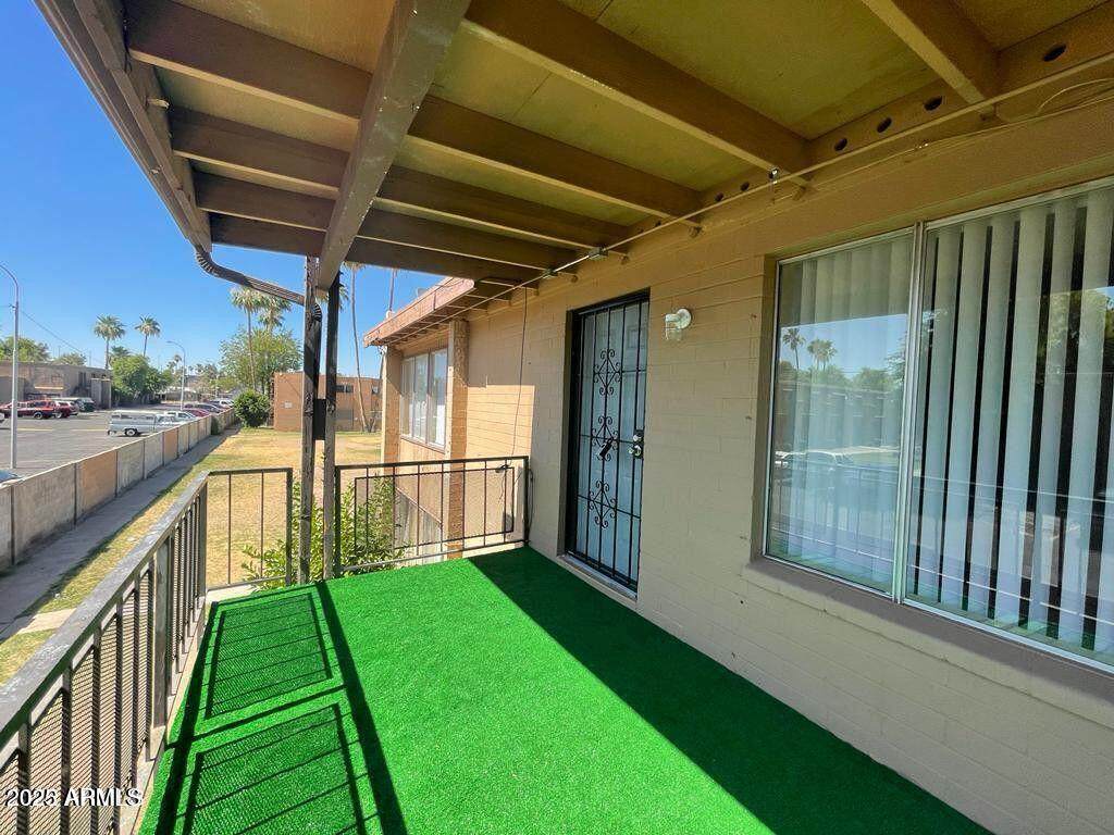 2412 Campbell Avenue - Photo 1