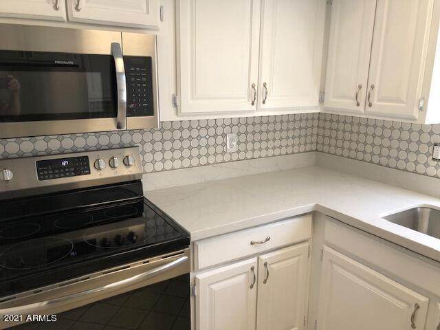 15402 28TH Street - Photo 1