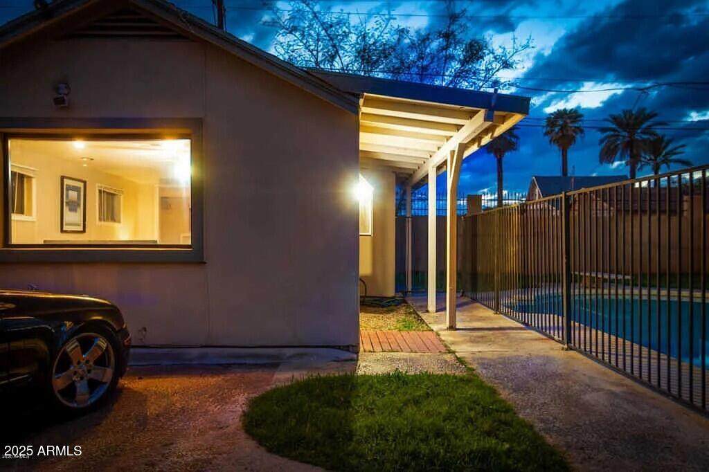122 9TH Avenue - Photo 1