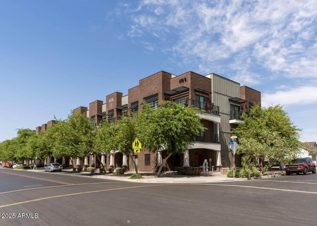 475 9TH Street - Photo 1
