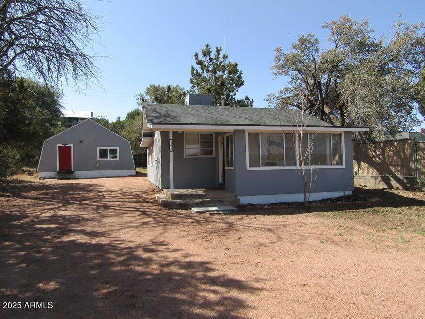 105 Phoenix Street - Photo 1