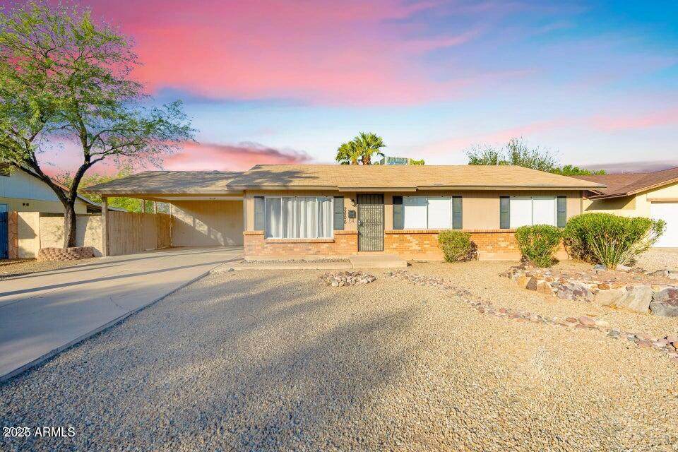 2806 Cottonwood Drive - Photo 1