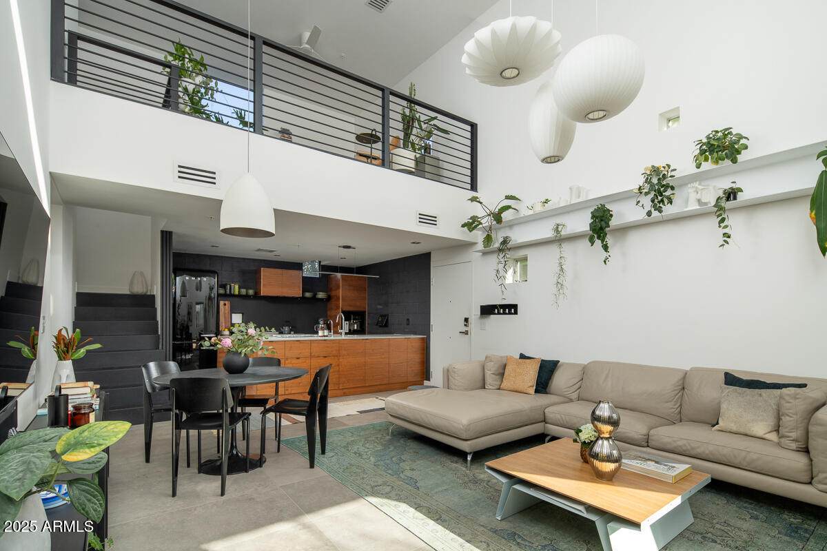 1111 University Drive - Photo 1