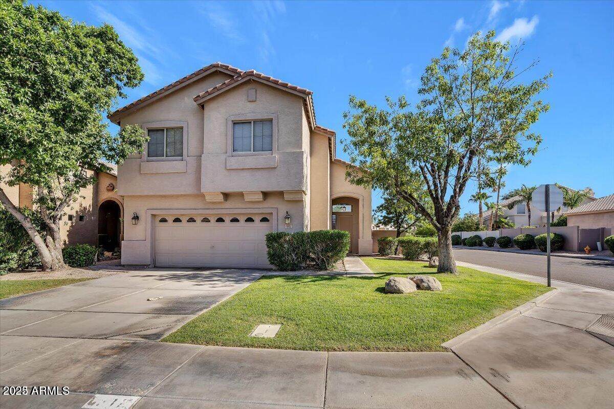 902 Azalea Place - Photo 1