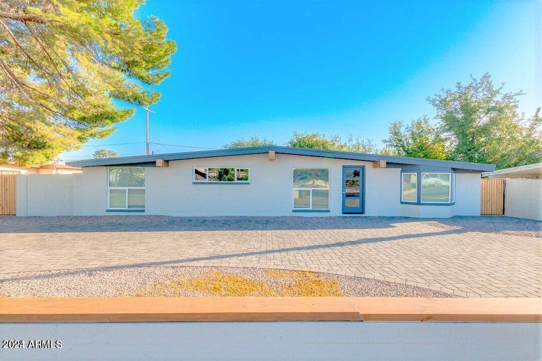 1017 Bethany Home Road - Photo 1