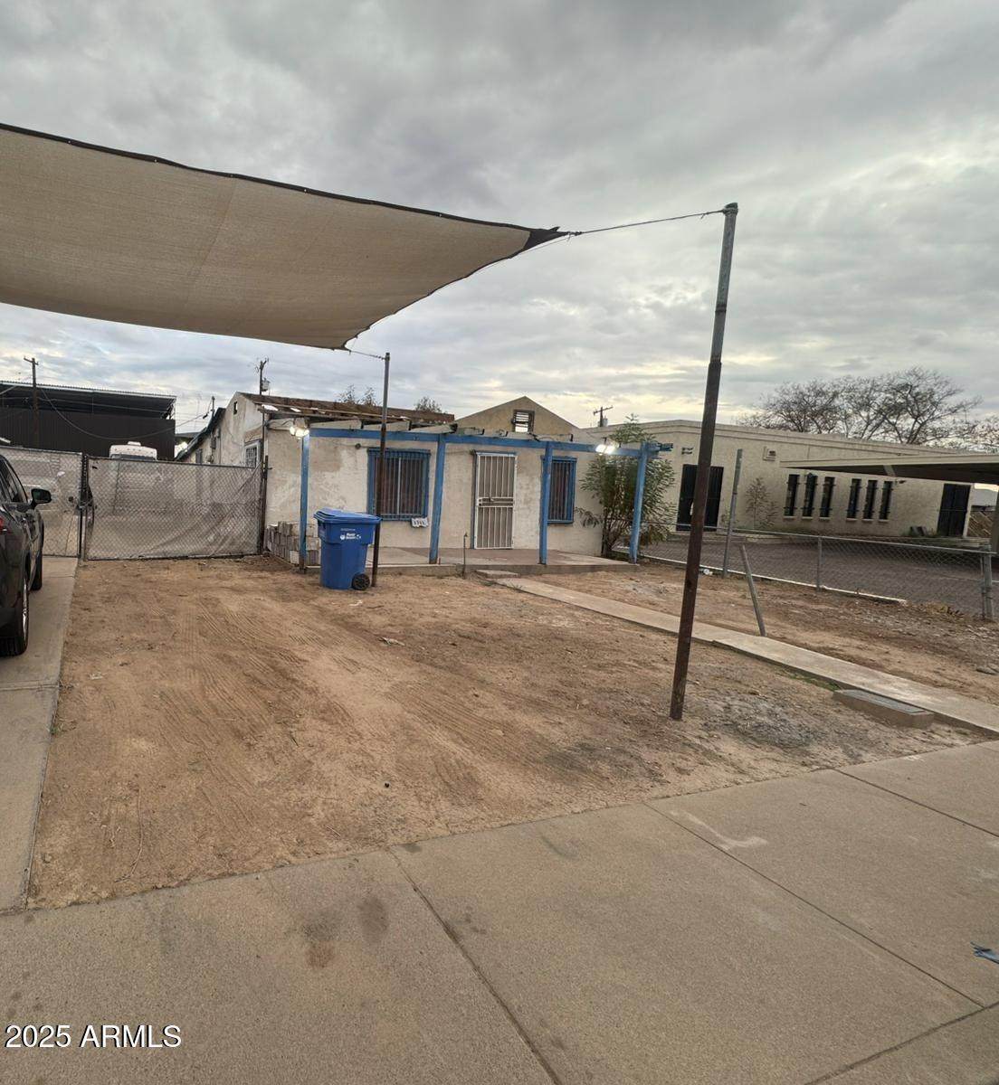 1711 Latham Street - Photo 1