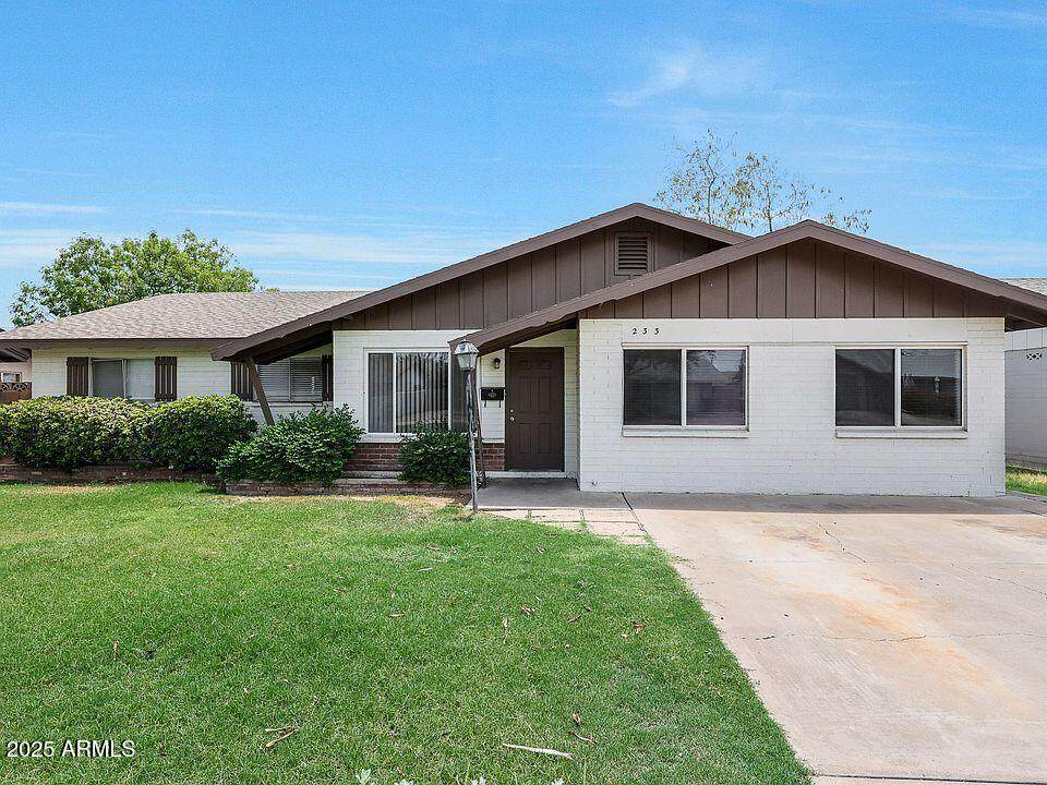 233 Cairo Drive - Photo 1