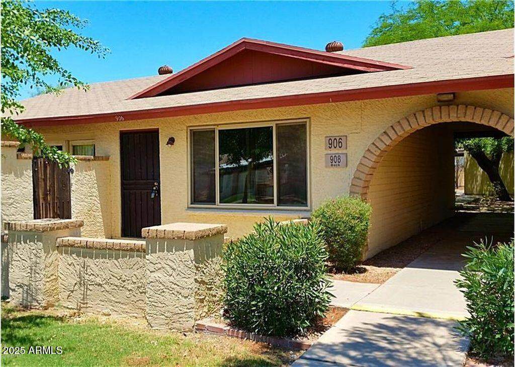 906 Malibu Drive - Photo 1