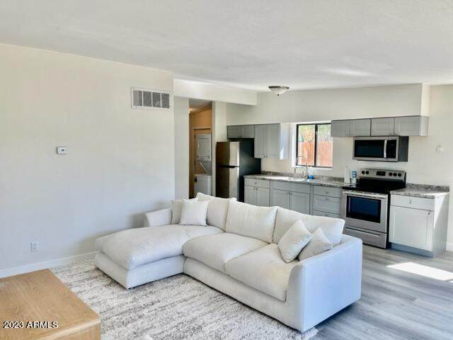 453 University Drive - Photo 1