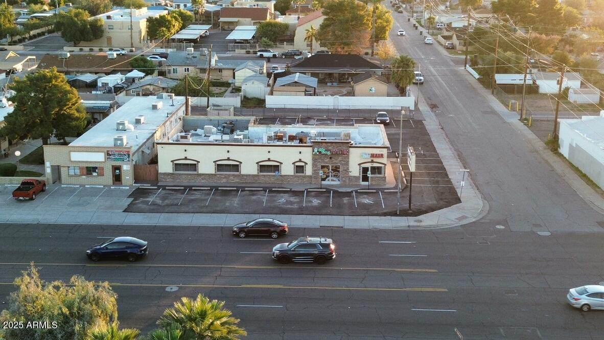 501 Arizona Avenue - Photo 1