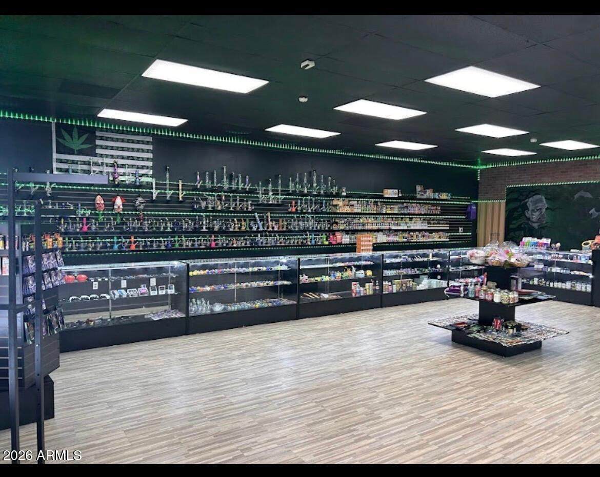 0000 Xxxxxxxx Avenue - Photo 1