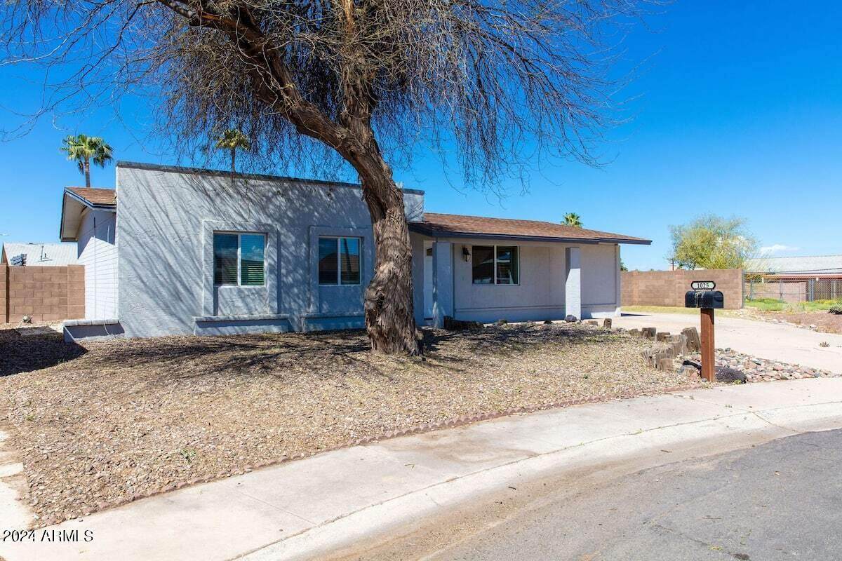 1025 Menze Street - Photo 1