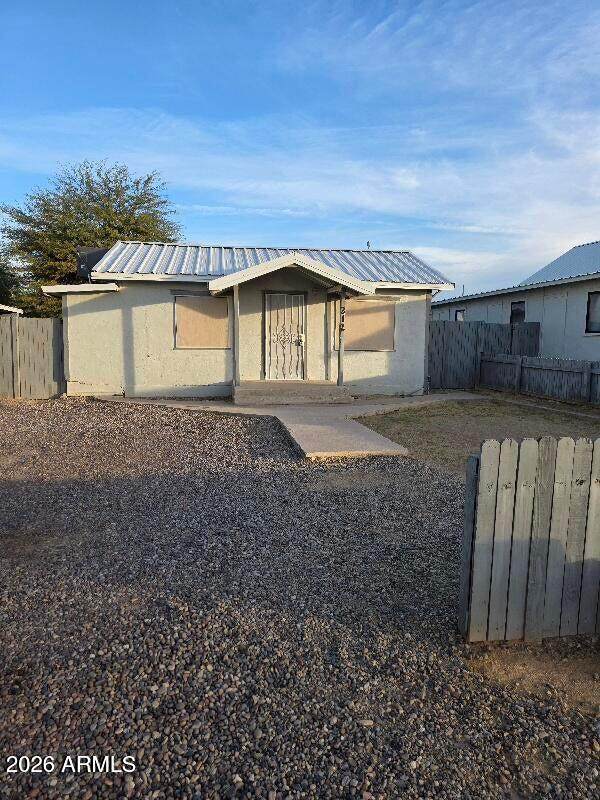 212 Centre Avenue - Photo 1