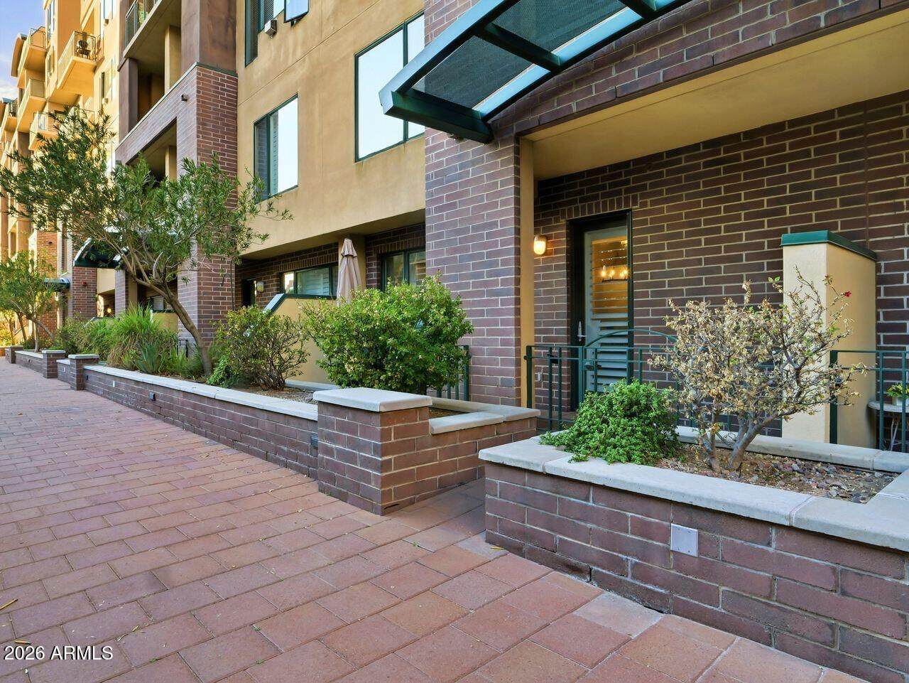 17 Vernon Avenue - Photo 1