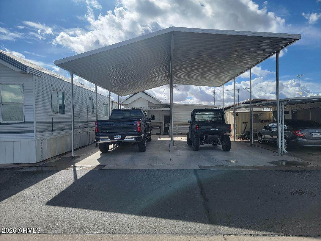 219 Maricopa Boulevard - Photo 1