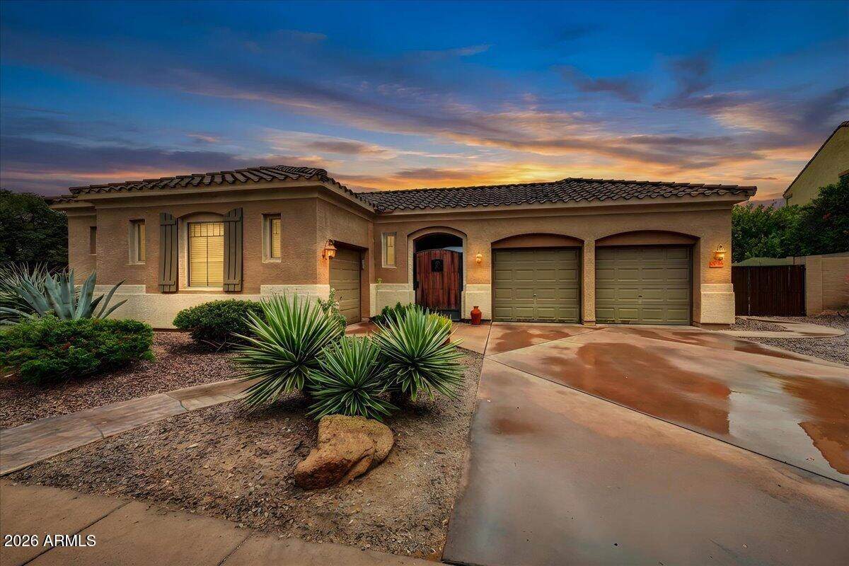 https://bt-photos.global.ssl.fastly.net/armls/orig_boomver_1_6988004-2.jpg