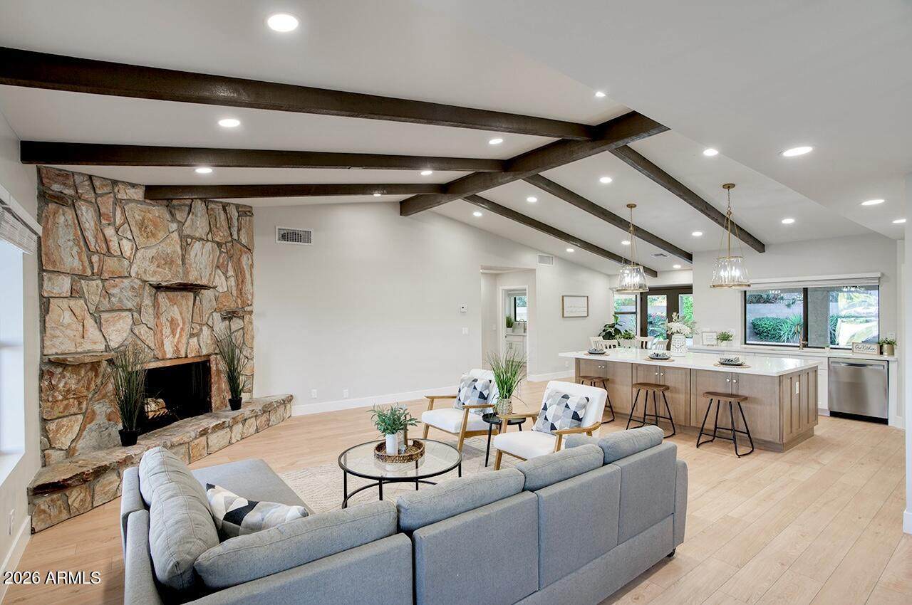 1824 Acacia - Photo 1