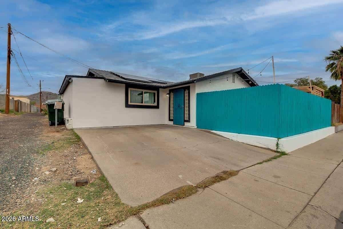 214 Alice Avenue - Photo 1