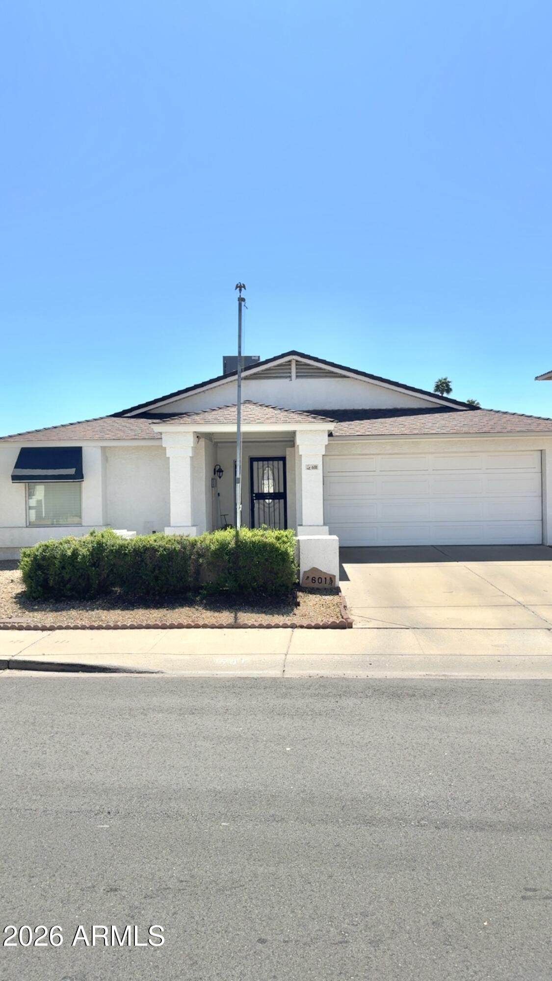 601 Kings Avenue - Photo 1