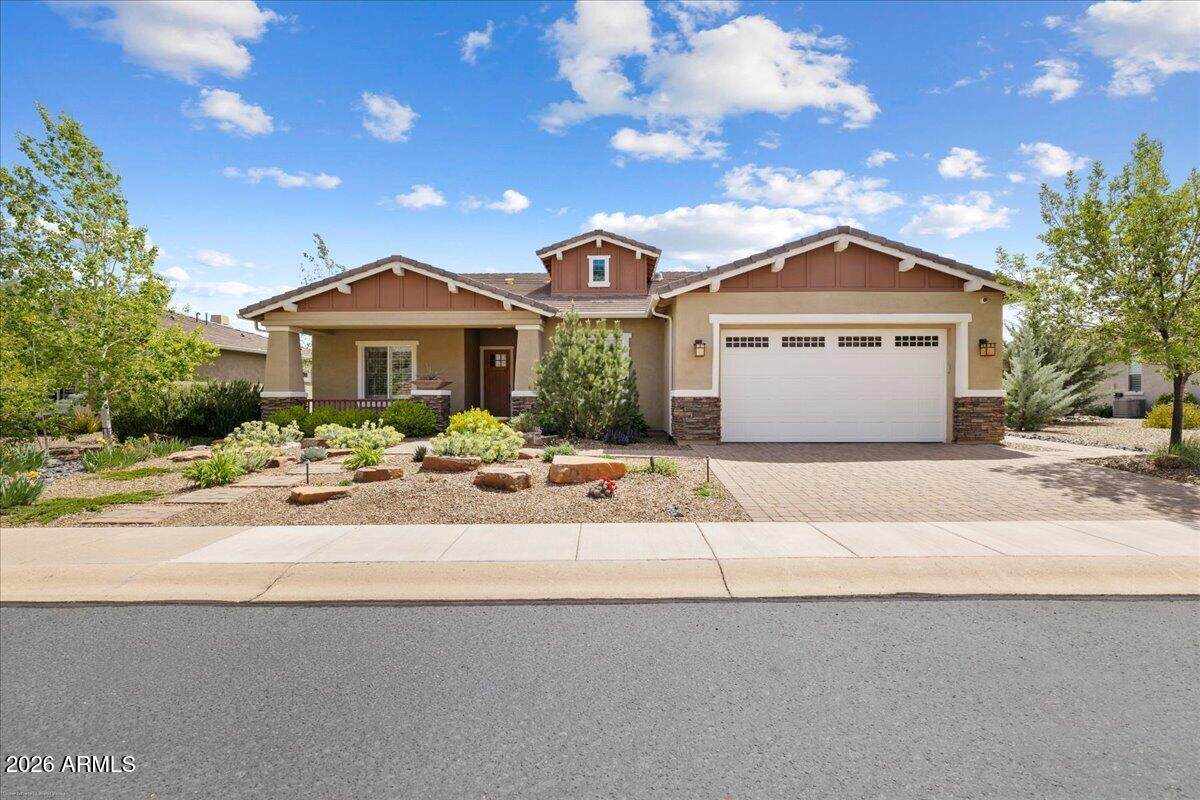1221 Lakeview Drive - Photo 1