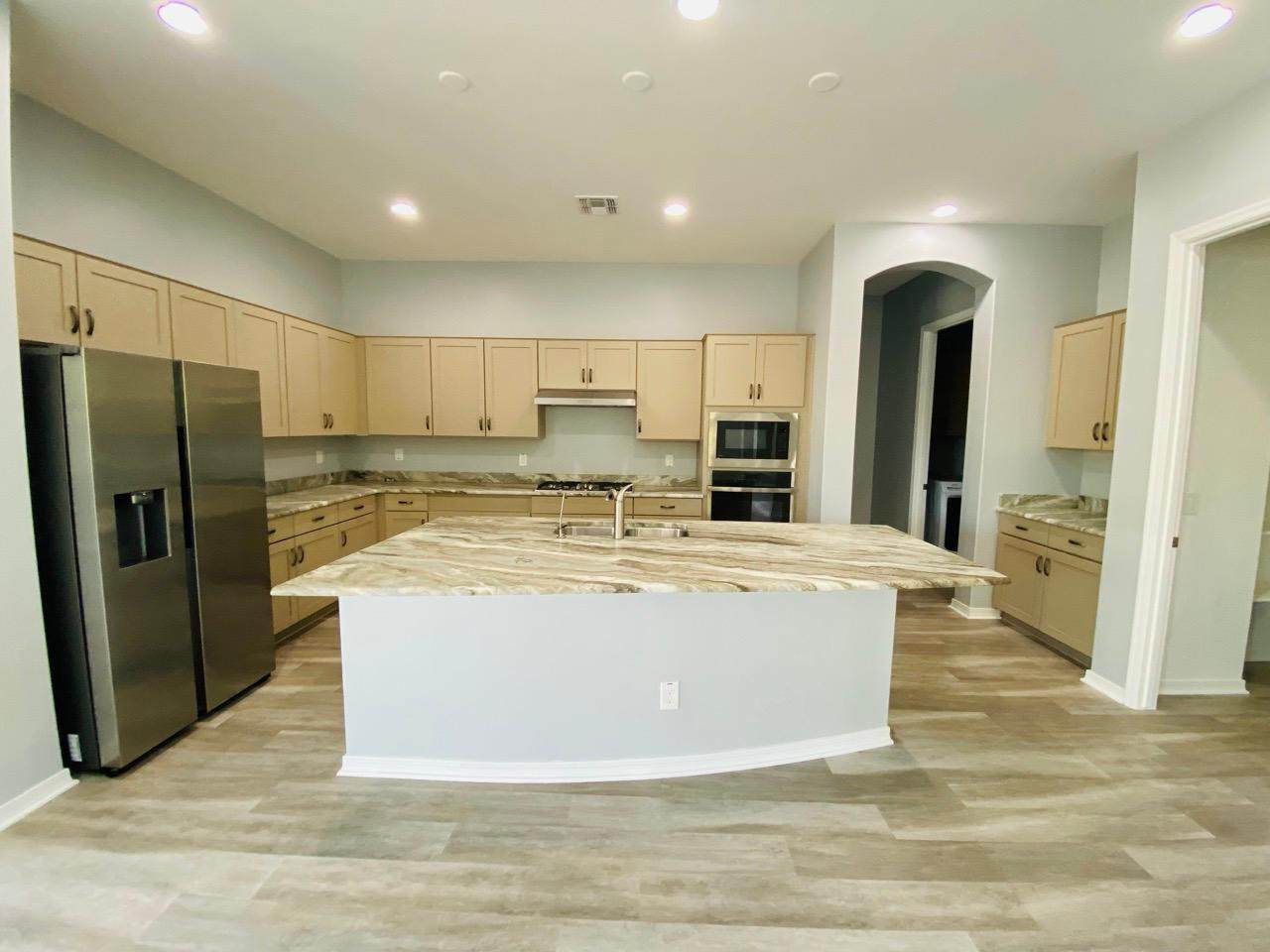 https://bt-photos.global.ssl.fastly.net/armls/orig_boomver_1_7021512-2.jpg