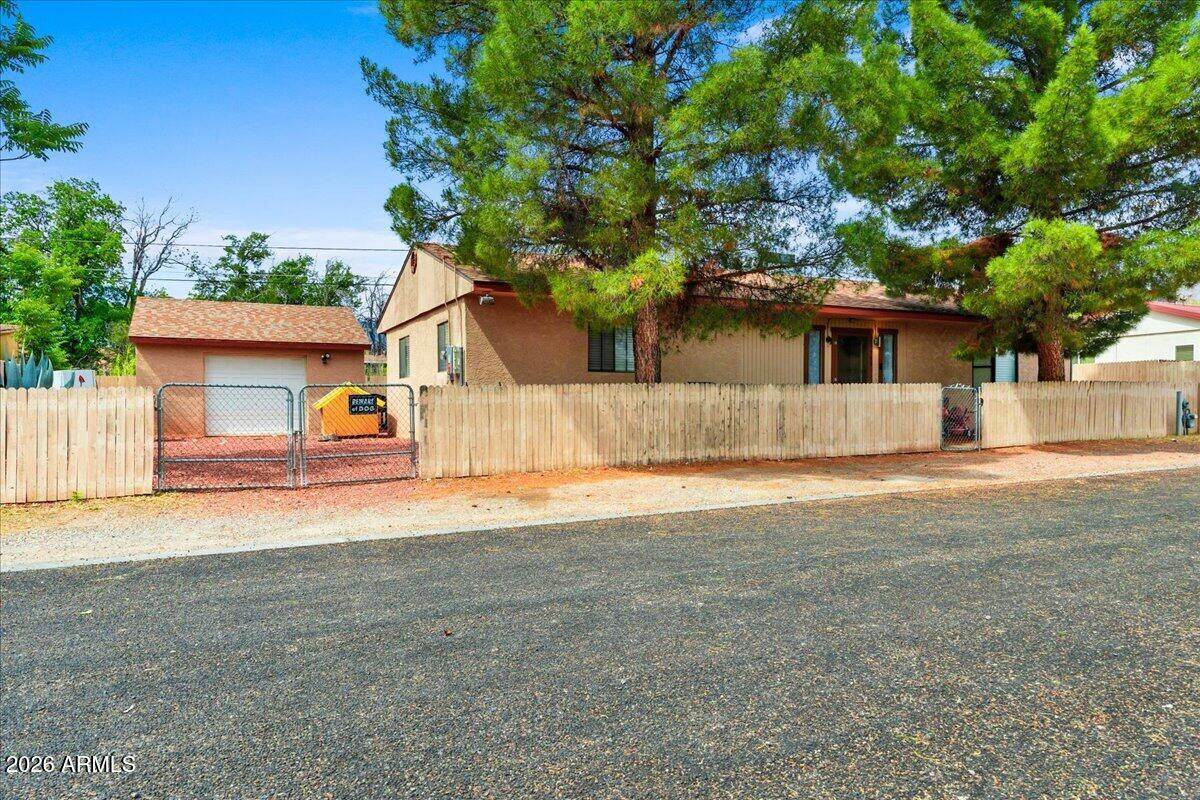 560 Siesta Street - Photo 1