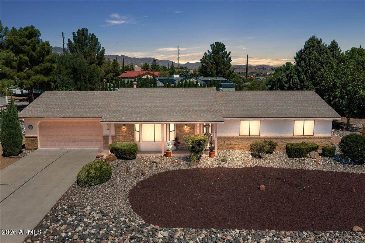 580 Everett Lane - Photo 1