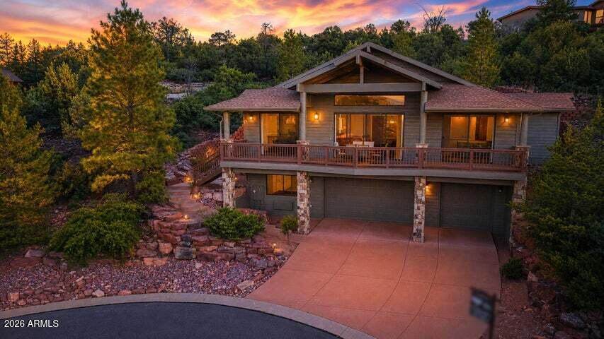 905 Lakeview Circle - Photo 1