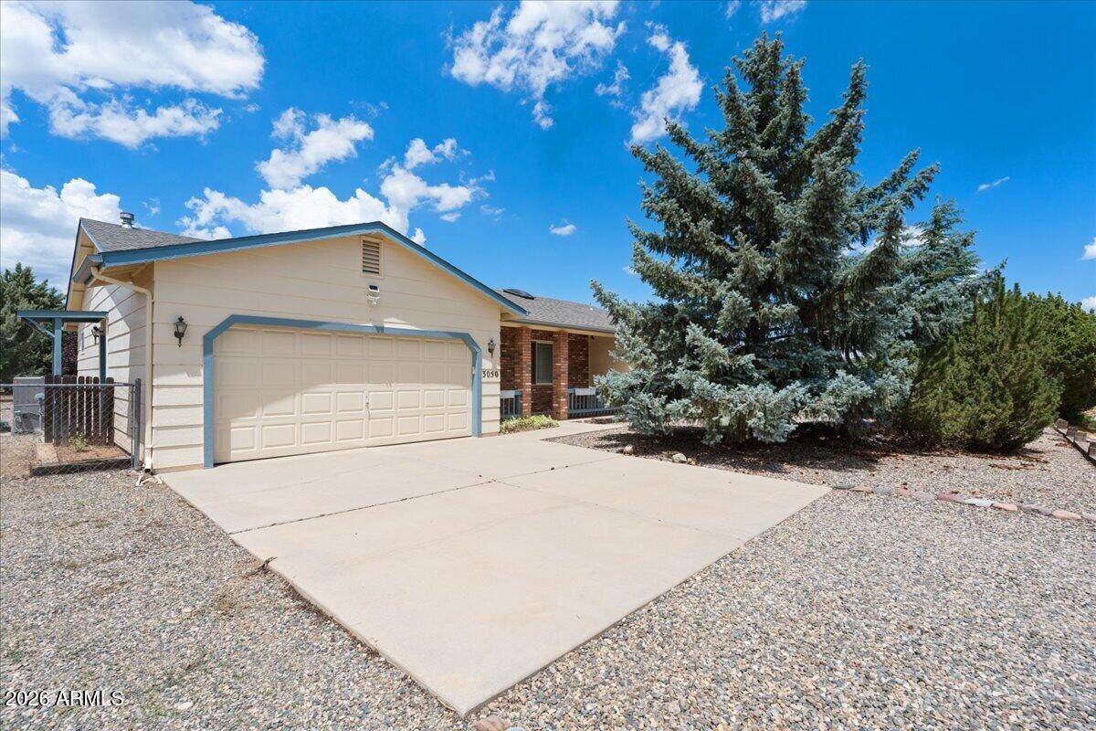 3050 Lynx Lake Drive - Photo 1