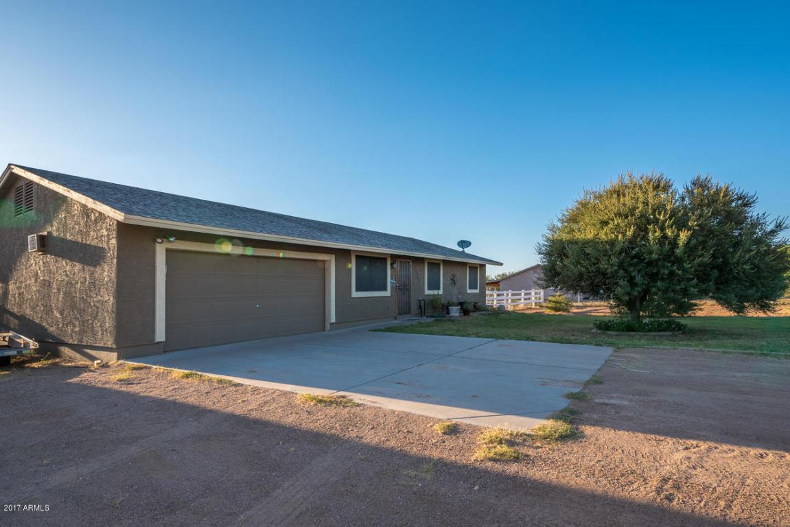 25520 Hawes Road - Photo 1