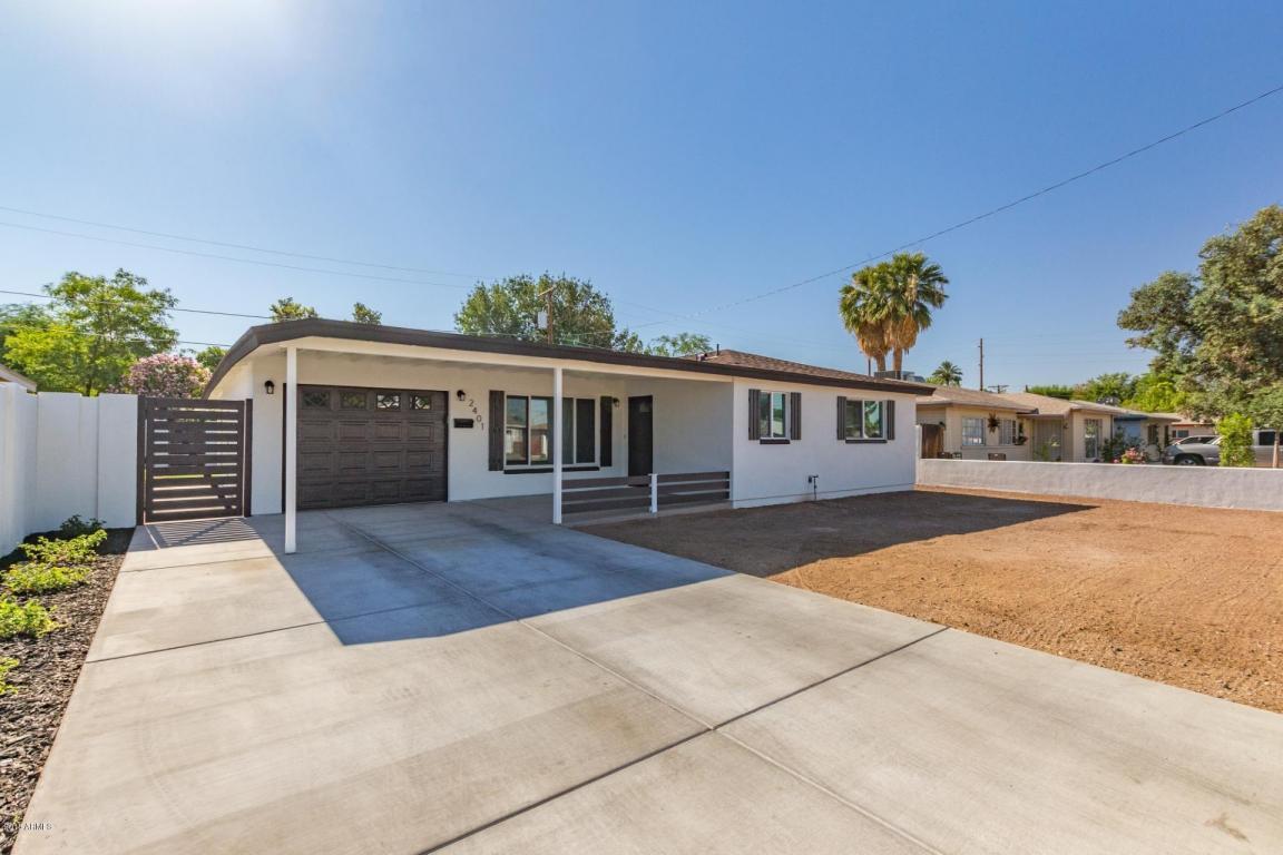 2401 37TH Way - Photo 1