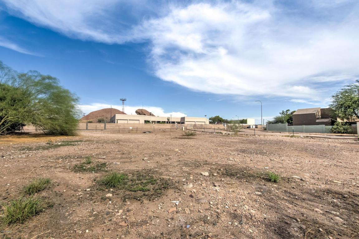 2046 52ND Street - Photo 1
