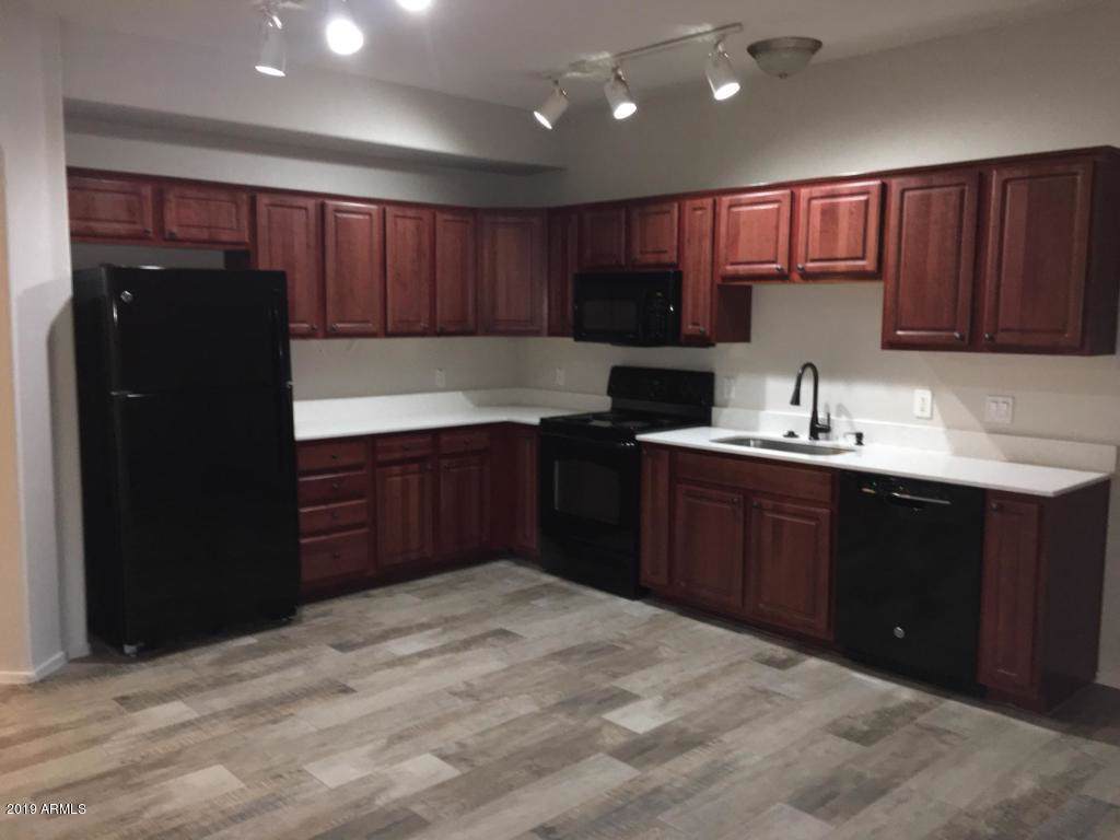 920 Devonshire Avenue - Photo 1