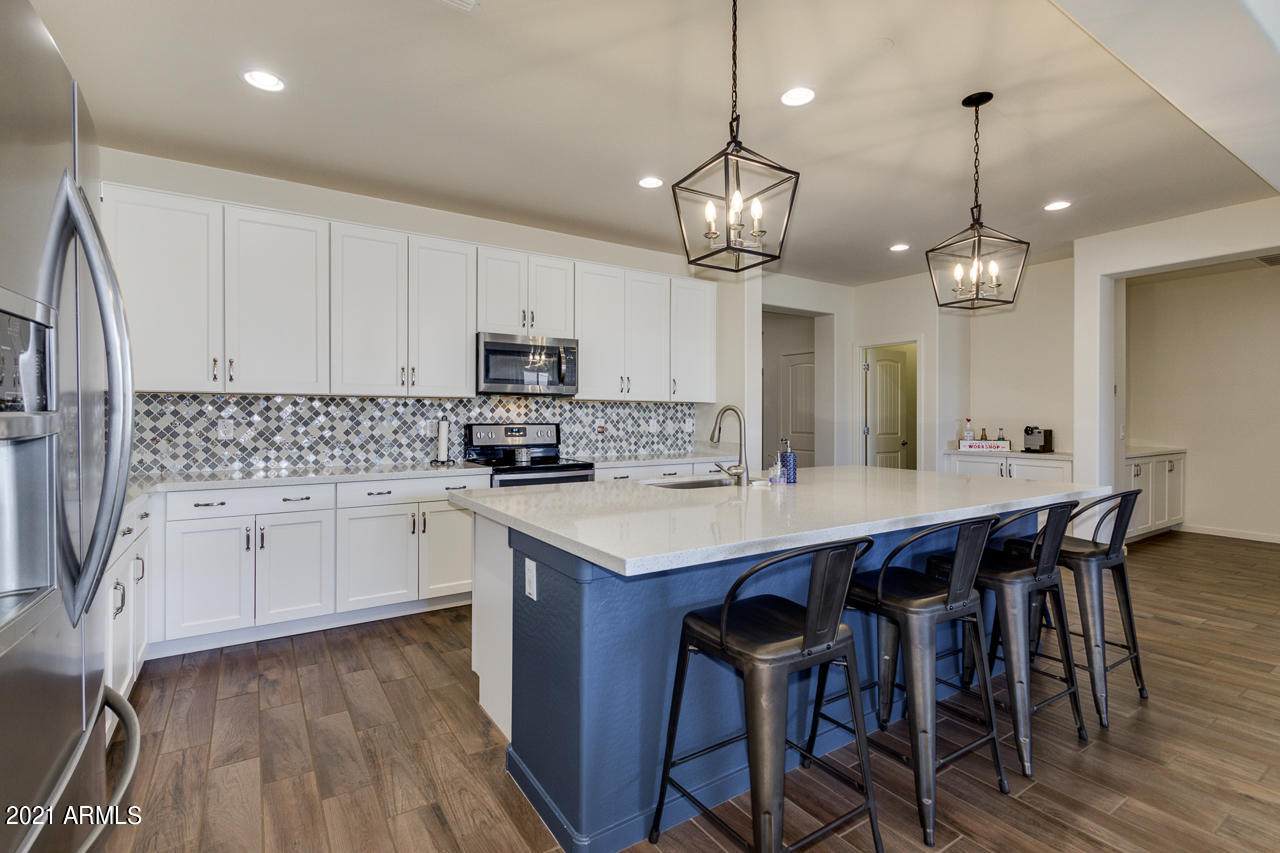 3150 31ST Street - Photo 1