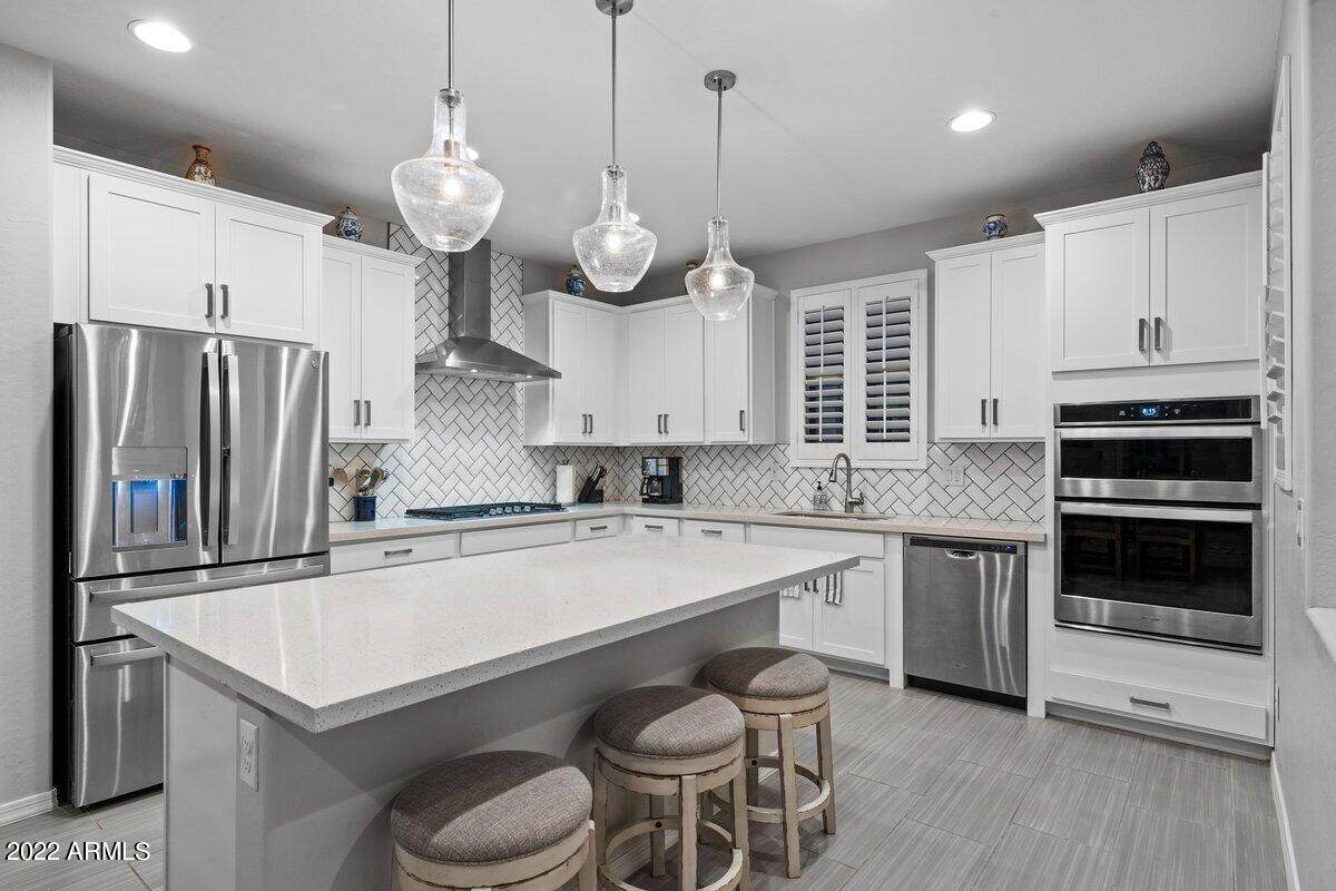 2823 Lynch - Photo 1