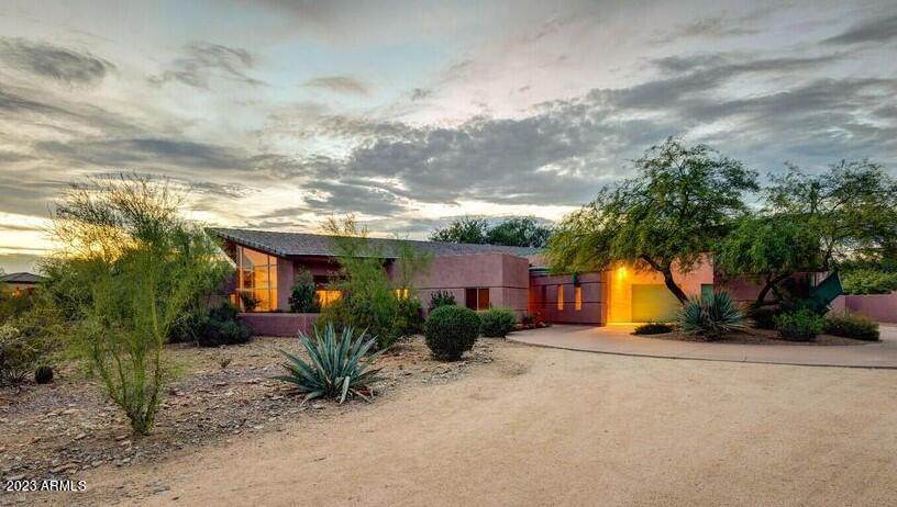 10800 Cactus Road - Photo 1