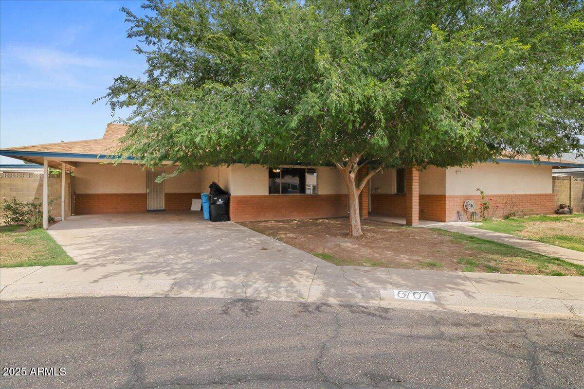 6707 42ND Avenue - Photo 1