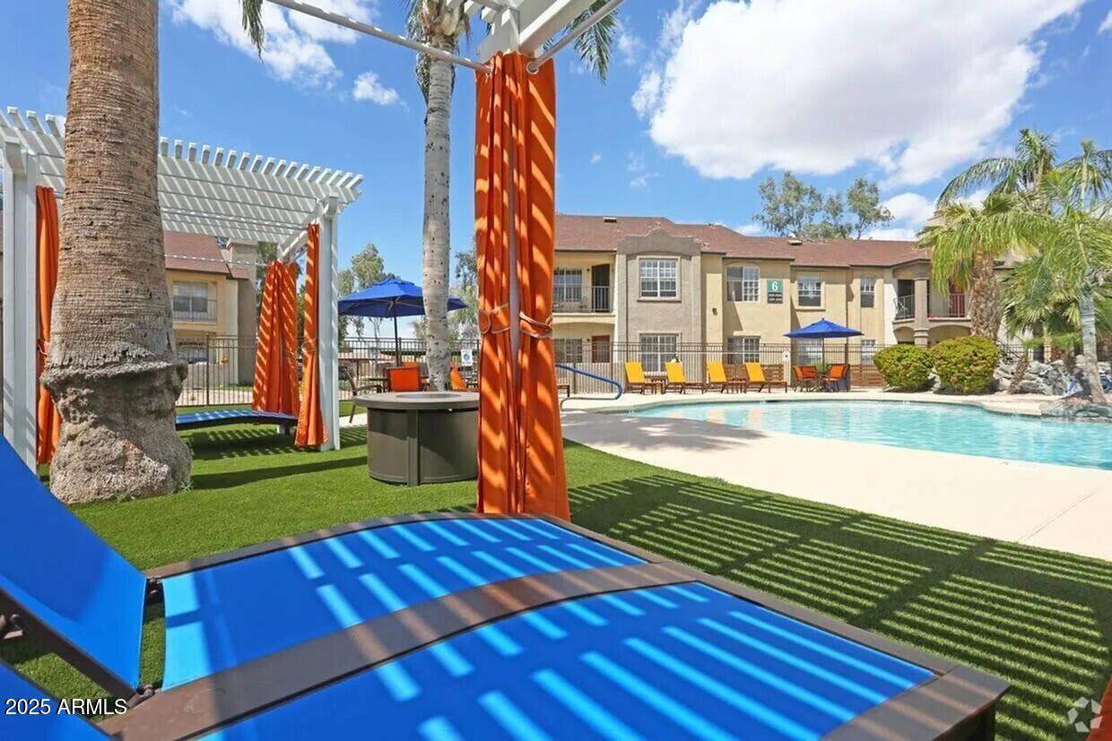 250 Elizabeth Way - Photo 1