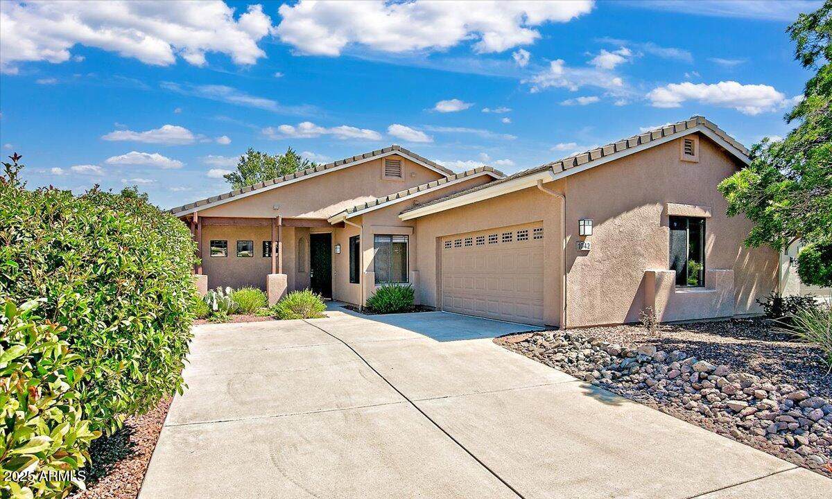 1042 Louie Street - Photo 1